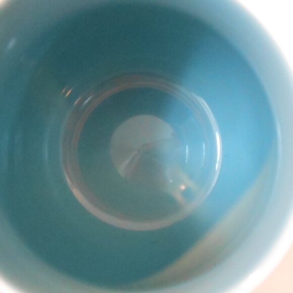 VTG Starbucks 2007 Holiday Coffee Mug 14oz White W/ Blue Snowflakes Metal Base - Picture 4 of 4